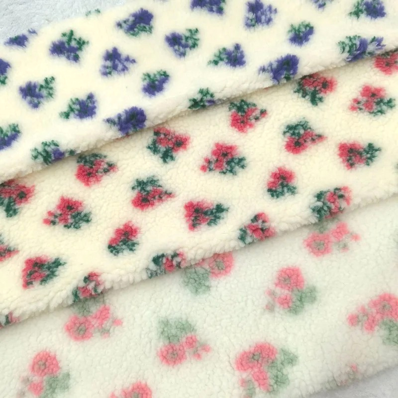 Home Textiles Photos - Tkanina z grubej wełny jagnięcej o