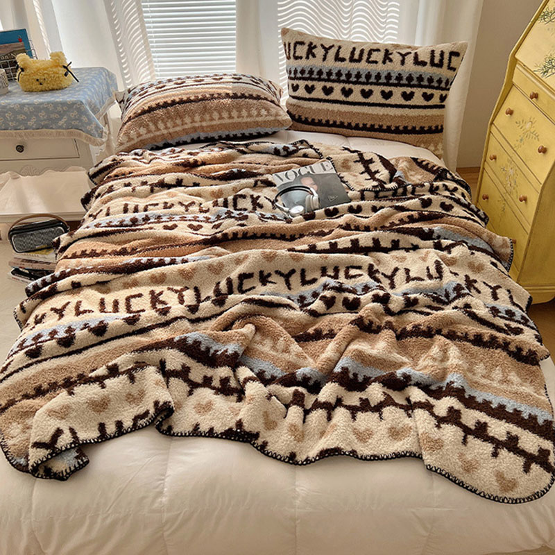Luksusowy, miękki pluszowy koc – Home Textiles Europe recenzja i cena