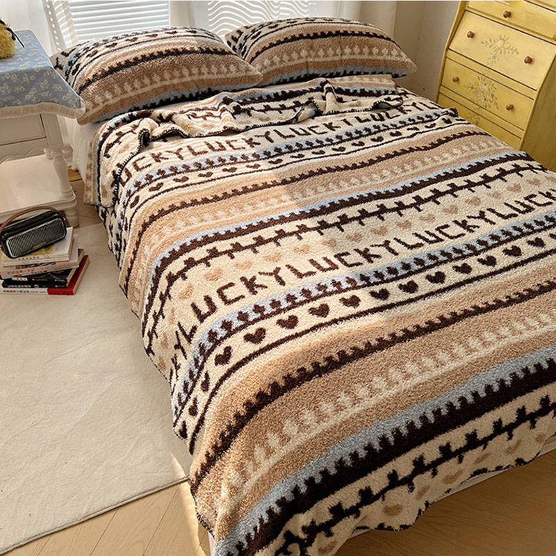 Luksusowy, miękki pluszowy koc – Home Textiles Europe recenzja i cena